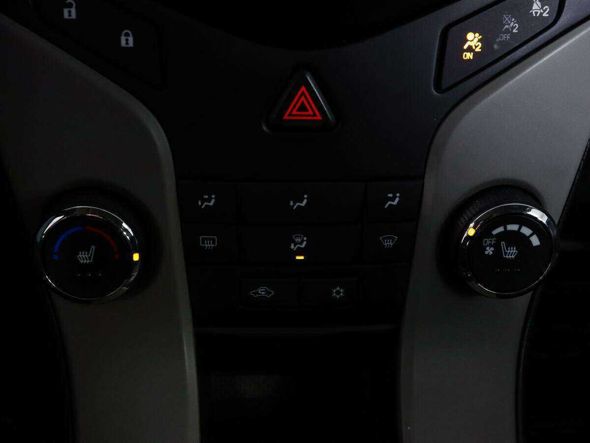 Купить Chevrolet Cruze, 2012, 173 978 км, фото №17