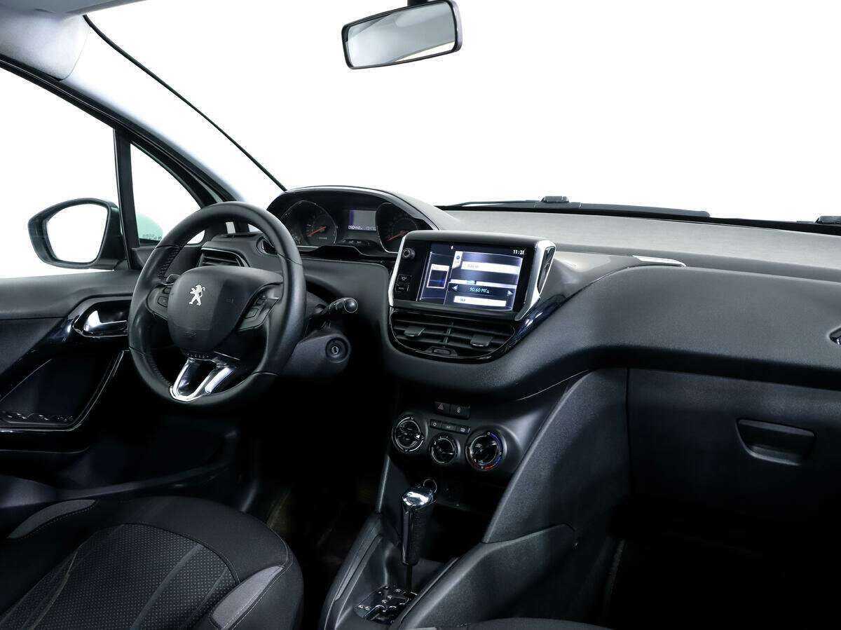 Купить Peugeot 208, 2013, 90 441 км, фото №9