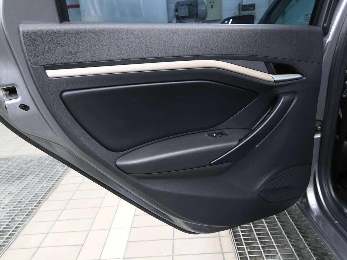 Купить Lada (ВАЗ) Vesta SW, 2020, 118 000 км, фото №12