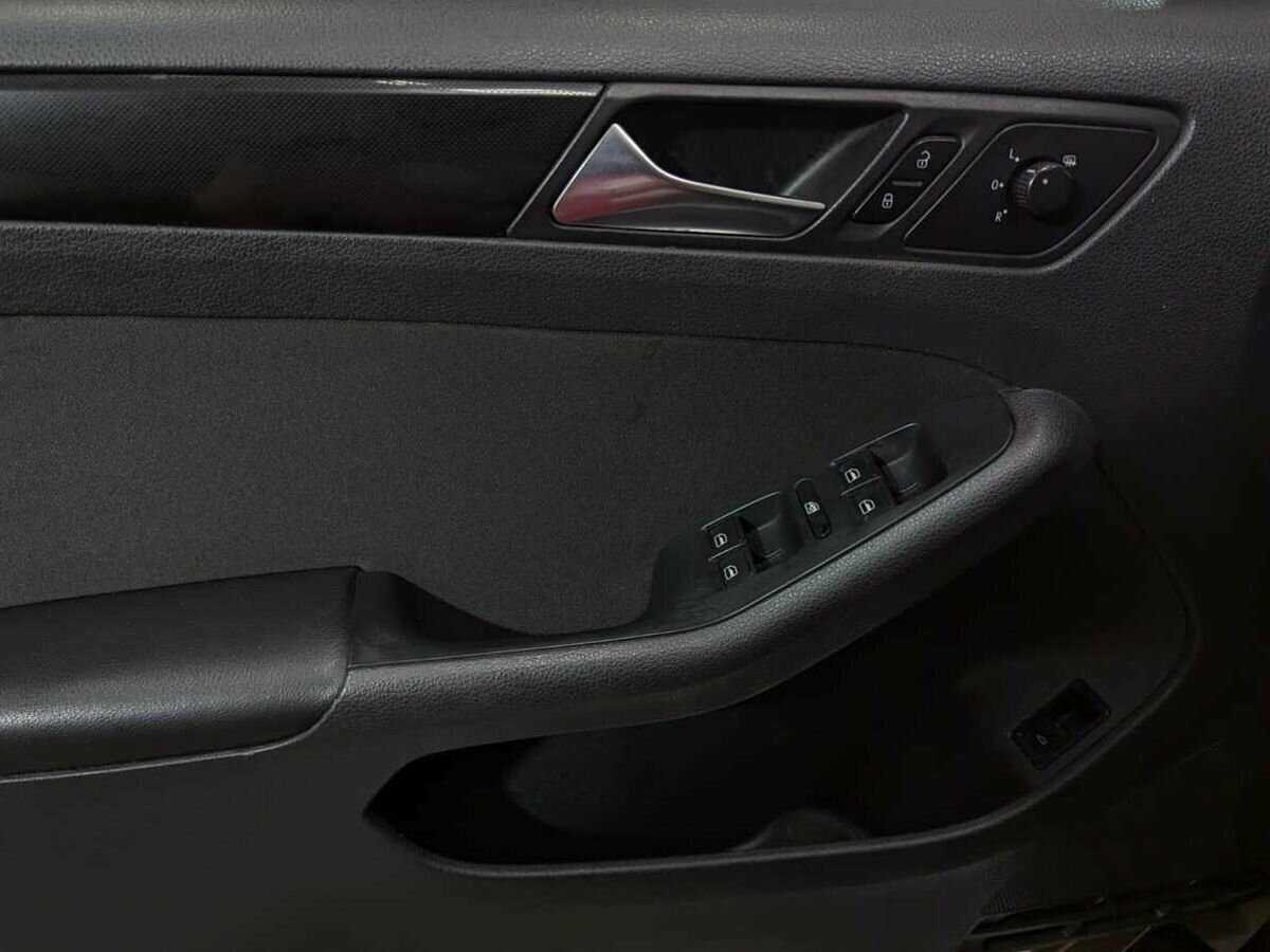 Купить Volkswagen Jetta, 2012, 251 739 км, фото №13