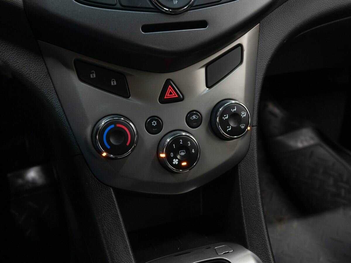 Купить Chevrolet Aveo, 2012, 156 250 км, фото №15