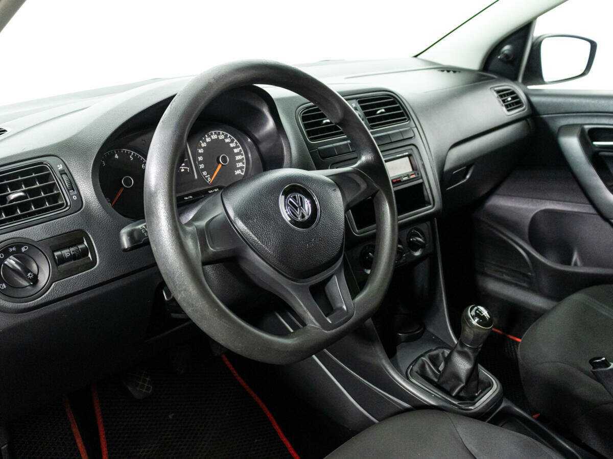Купить Volkswagen Polo, 2017, 379 603 км, фото №9